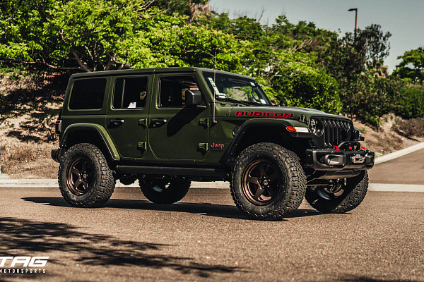 Фото дисков HRE 527 Глянцевая бронза на Jeep Wrangler IV (JL)