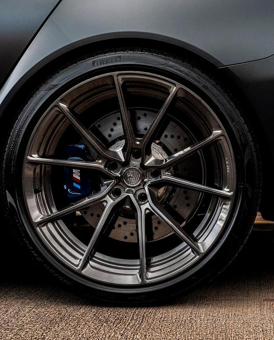 BMW M5 G90