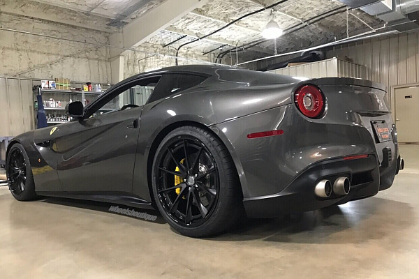Фото дисков HRE S204H Черный сатин на Ferrari F12