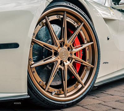 Фото дисков Strasse Wheels SV10-RS Deep Concave FS на Ferrari F12
