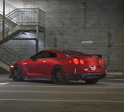 Фото дисков Strasse Wheels R10 Deep Concave на Nissan GT-R