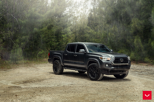 Фото дисков Vossen HF6-5 Черный сатин на Toyota Tacoma III