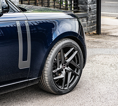 Фото дисков Kahn Type 52 RS на Range Rover V