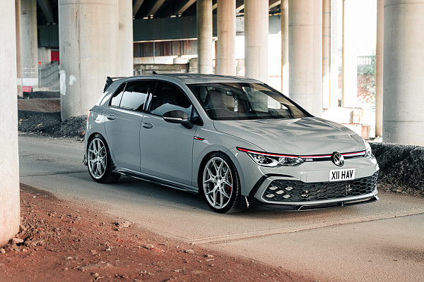 Фото дисков Vossen HF-5 Серебро на Volkswagen Golf VIII