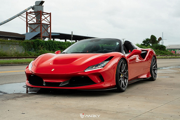 Фото дисков Anrky AN12 Глянцевый темный лак на Ferrari F8