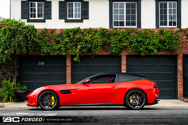 Фото дисков BC Forged KL01 Глянцевый темный лак на Ferrari GTC4Lusso