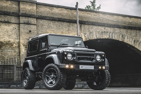 Фото дисков Kahn Mondial Retro  на Land Rover Defender I