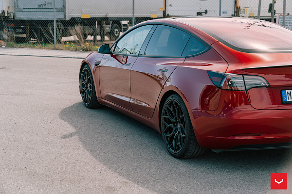 Фото дисков Vossen HF-2 Черный сатин на Tesla Model 3