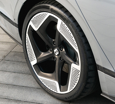 Фото дисков Kahn Type 8 на Bentley Flying Spur III