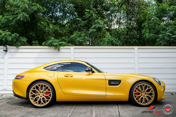 Фото дисков Vossen S17-01 Сатиновое золото на Mercedes-Benz AMG GT I