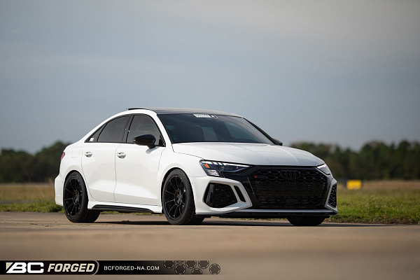 Фото дисков BC Forged KZ10 Черный глянец на Audi A/S/RS 3 (8Y)