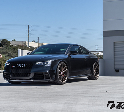 Фото дисков HRE P104 на Audi A/S/RS 5 (8T)