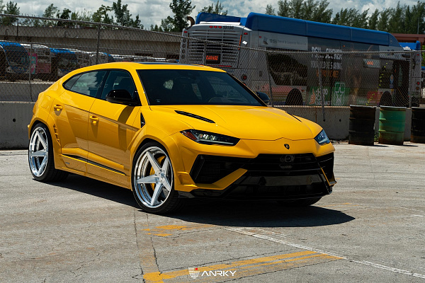 Фото дисков Anrky RS5.3 Глянцевый лак на Lamborghini Urus