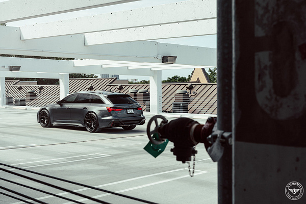 Фото дисков Vossen UV-X Черный глянец на Audi A/RS 6 (C8)