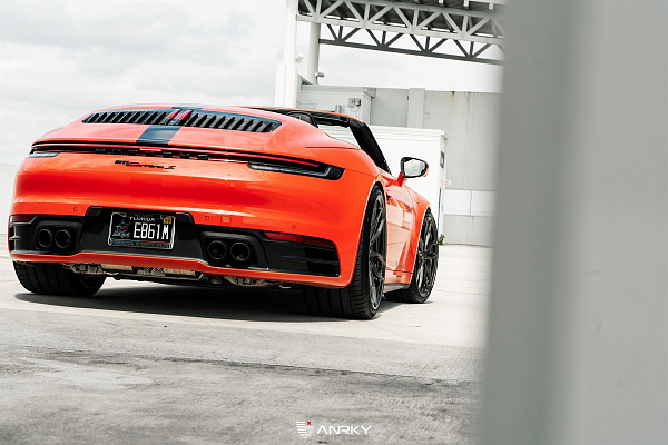 Фото дисков Anrky AN21 Глянцевый темный лак на Porsche 911 VIII