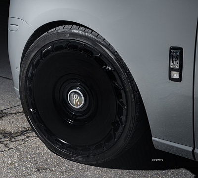 Фото дисков Strasse Wheels SV101 Deep Concave Duoblock RR на Rolls-Royce Cullinan
