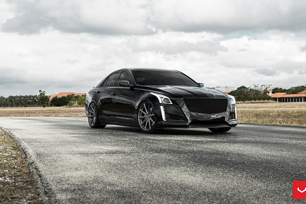 Фото дисков Vossen VFS-10 Глянцевый графит на Cadillac CTS III