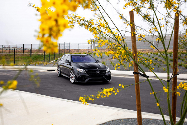 Фото дисков HRE P111SC Глянцевый лак на Mercedes-Benz E-Class (W213, S213, C238)