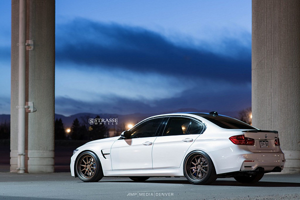 Фото дисков Strasse Wheels R10 Competition Сатиновая темная бронза на BMW 3/M3 (F3x/F80)