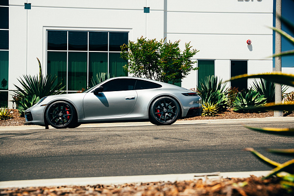 Фото дисков Brixton Forged FDE01 Черный сатин на Porsche 911 VIII