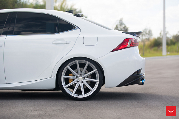 Фото дисков Vossen VFS-10 Серебро на Lexus IS II