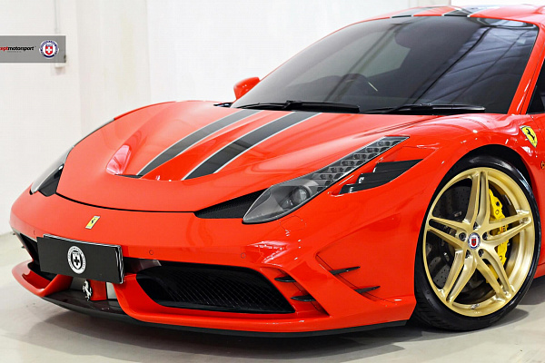 Фото дисков HRE P107 Глянцевое золото на Ferrari 458