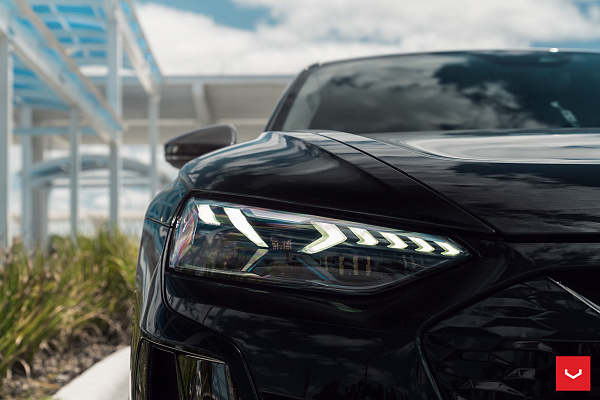 Фото дисков Vossen HF-7 Серебро на Audi E-tron GT