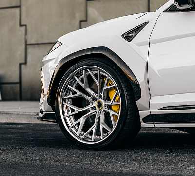 Фото дисков Brixton Forged PF10 на Lamborghini Urus