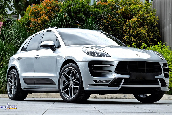Фото дисков HRE FF11 Серебро на Porsche Macan I