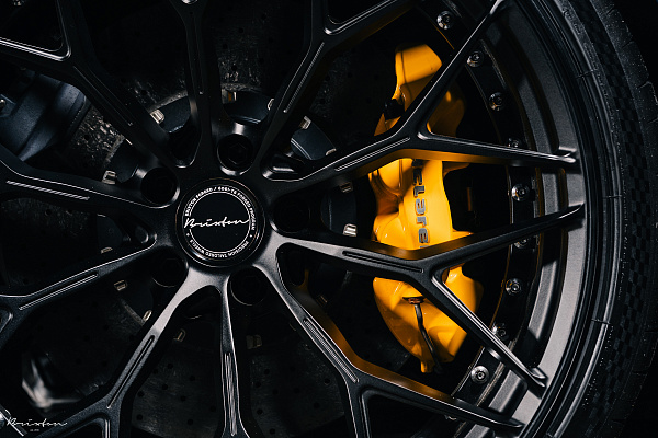 Фото дисков Brixton Forged CM6-R Черный сатин на McLaren 720S