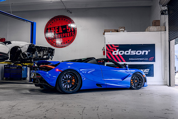 Фото дисков Strasse Wheels SV4 Deep Concave FS Черный сатин на McLaren 720S