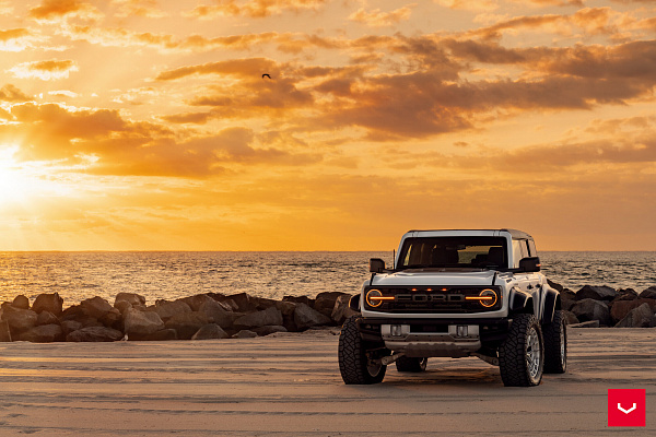 Фото дисков Vossen HFX-1 (6-Lug) Серебро на Ford Bronco