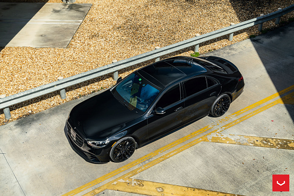 Фото дисков Vossen HF-4T Черный глянец на Mercedes-Benz S-Class (W223)