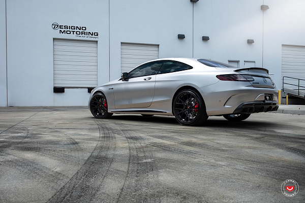 Фото дисков Vossen M-X3 Черный глянец на Mercedes-Benz S-Class (W222, C217)