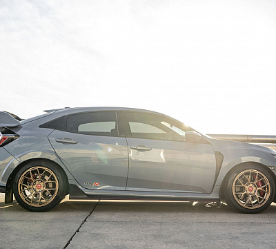 Фото дисков Motegi Racing MR147 CM7 на Honda Civic Type R FK8