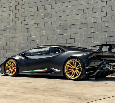 Фото дисков Strasse Wheels SV12 Deep Concave Duoblock на Lamborghini Huracan