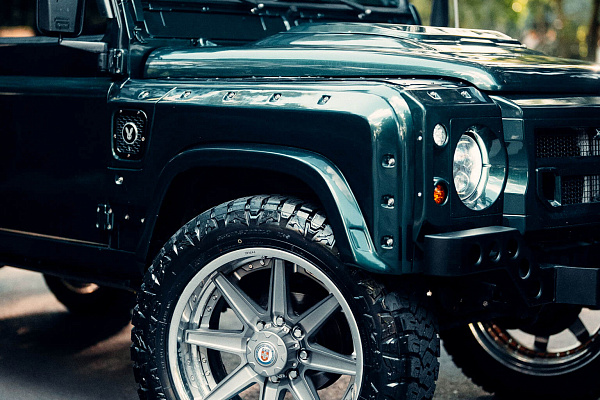 Фото дисков HRE HD188 Глянцевый тонированный лак на Land Rover Defender I