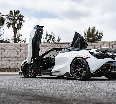 Фото дисков Brixton Forged PF10 на McLaren 720S