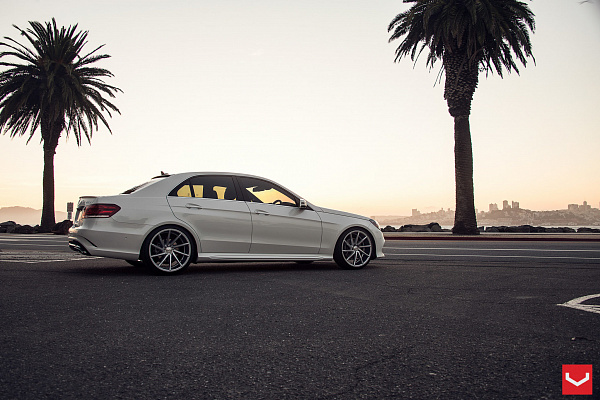 Фото дисков Vossen CVT Серебро на Mercedes-Benz E-Class (W212, S212, C207)