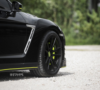 Фото дисков Strasse Wheels SV1 Deep Concave Monoblock на Nissan GT-R