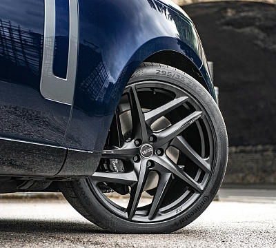 Фото дисков Kahn Type 52 RS на Range Rover V