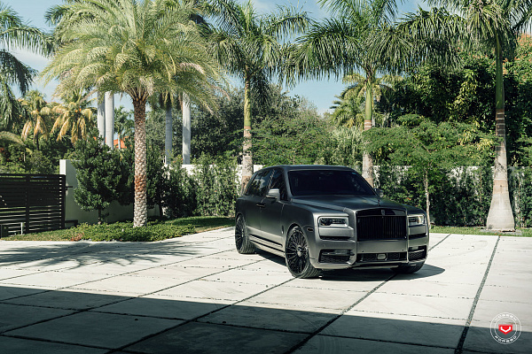 Фото дисков Vossen S17-15T Черный глянец на Rolls-Royce Cullinan