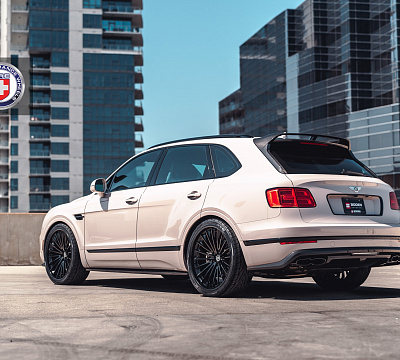 Фото дисков HRE S209 на Bentley Bentayga