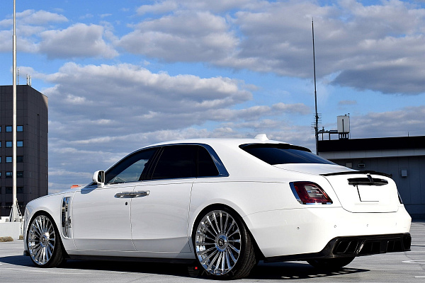 Фото дисков Anrky RF-282 Полированный лак на Rolls-Royce Ghost I