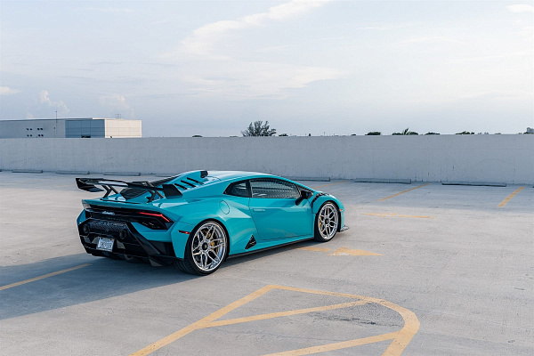 Фото дисков Anrky AN36 Полированный лак на Lamborghini Huracan