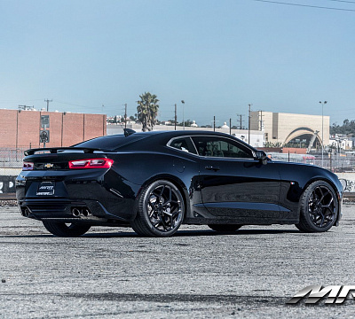 Фото дисков MRR M228 на Chevrolet Camaro VI