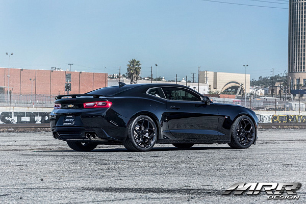 Фото дисков MRR M228 Черный глянец на Chevrolet Camaro VI