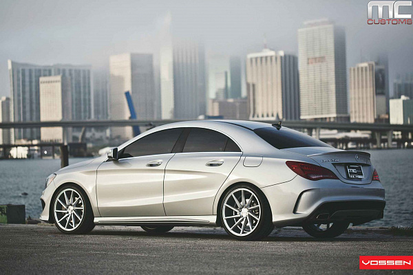 Фото дисков Vossen CVT Серебро на Mercedes-Benz CLA (C117, X117)