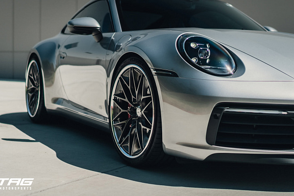 Фото дисков HRE S200 Глянцевый темный лак на Porsche 911 VIII
