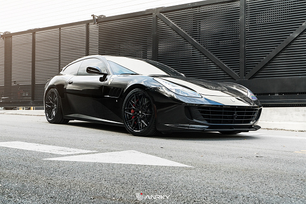 Фото дисков Anrky S1-X1 Черный глянец на Ferrari GTC4Lusso